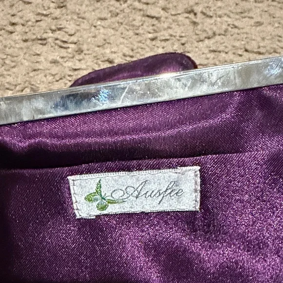 Chic Velvet Clutch with Silver Embellishment - Picture 5 of 7